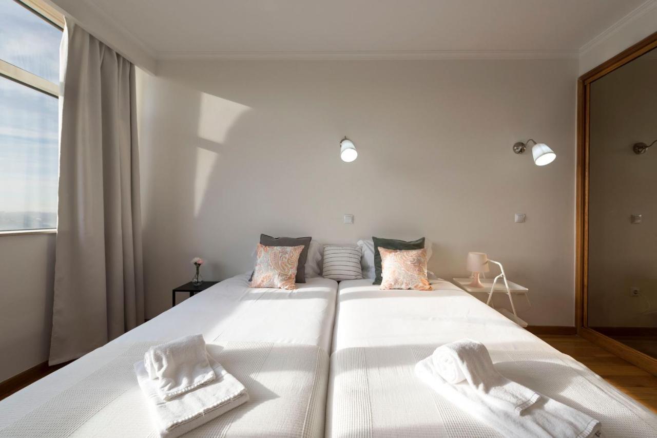 Lovelystay - 1Br Flat With Stunning Views Over Porto فيلا نوفا دي غايا المظهر الخارجي الصورة