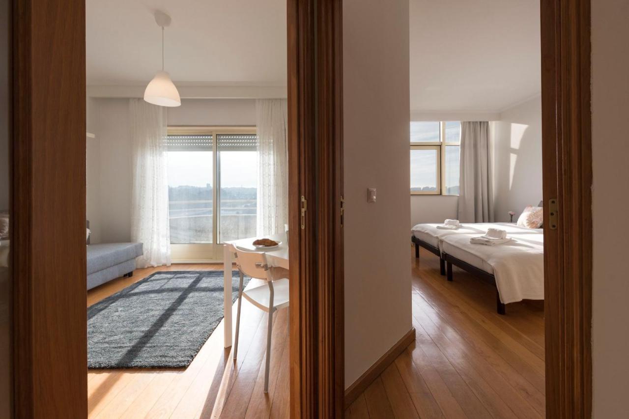 Lovelystay - 1Br Flat With Stunning Views Over Porto فيلا نوفا دي غايا المظهر الخارجي الصورة