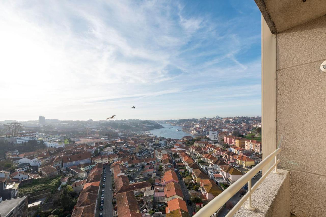 Lovelystay - 1Br Flat With Stunning Views Over Porto فيلا نوفا دي غايا المظهر الخارجي الصورة