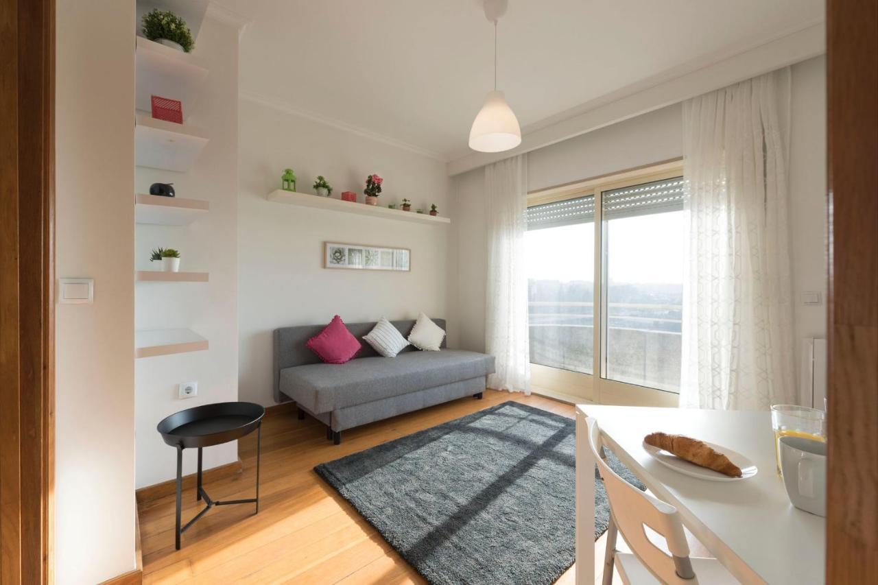 Lovelystay - 1Br Flat With Stunning Views Over Porto فيلا نوفا دي غايا المظهر الخارجي الصورة