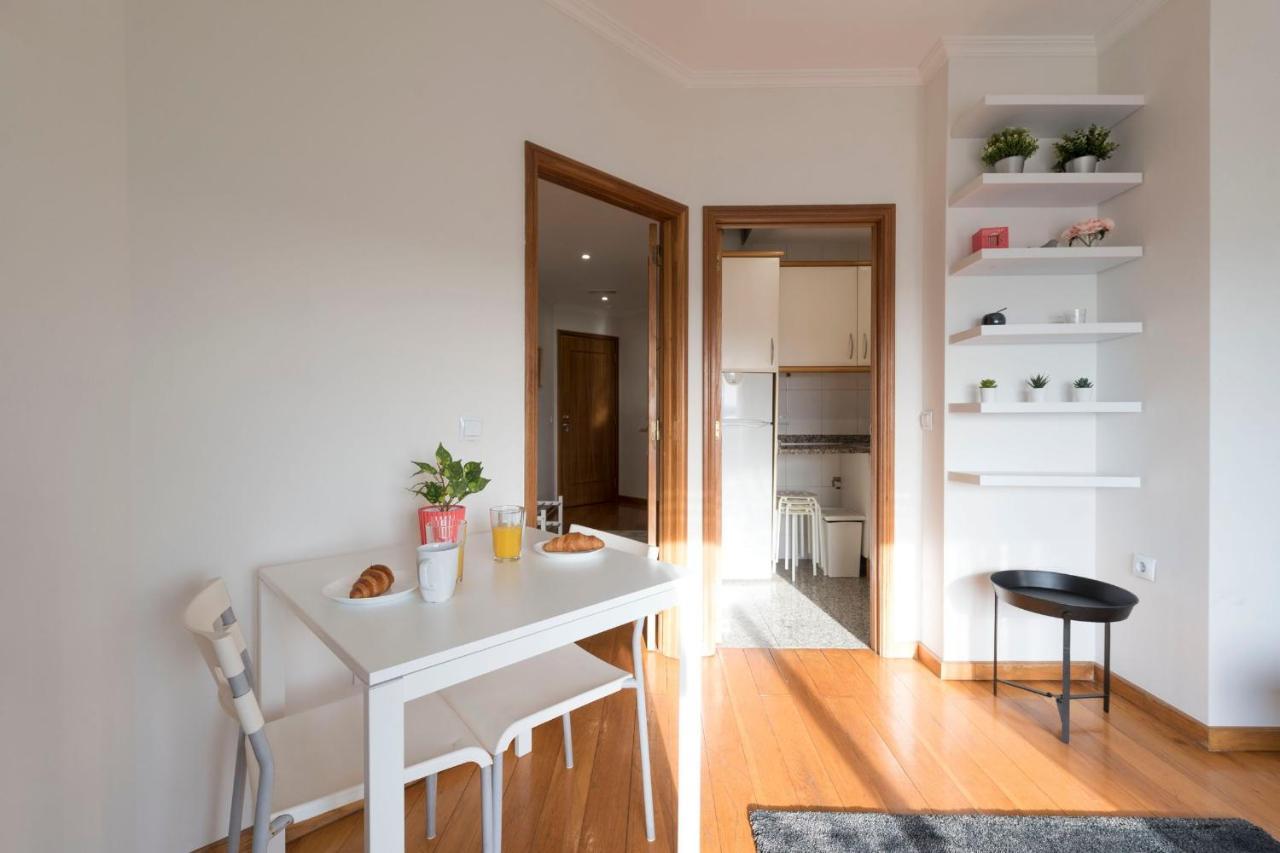 Lovelystay - 1Br Flat With Stunning Views Over Porto فيلا نوفا دي غايا المظهر الخارجي الصورة