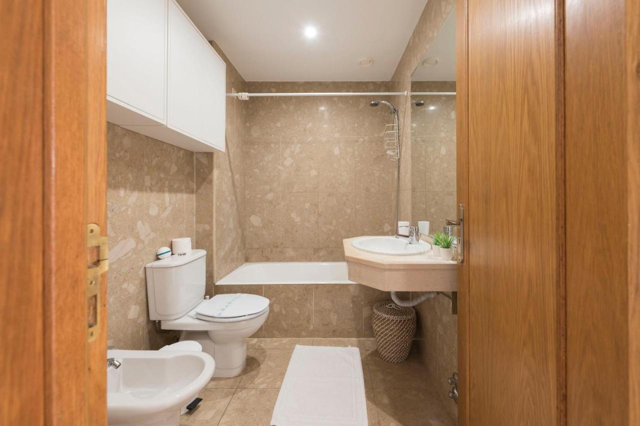 Lovelystay - 1Br Flat With Stunning Views Over Porto فيلا نوفا دي غايا المظهر الخارجي الصورة
