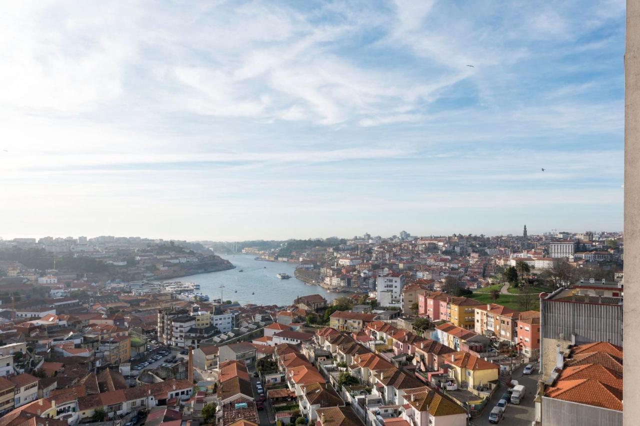 Lovelystay - 1Br Flat With Stunning Views Over Porto فيلا نوفا دي غايا المظهر الخارجي الصورة
